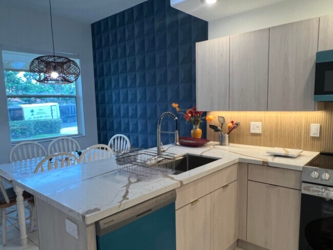 Building Photo - 2431 NW 59th St