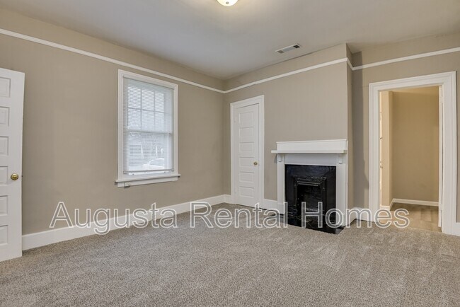 Building Photo - 104 Ellis St