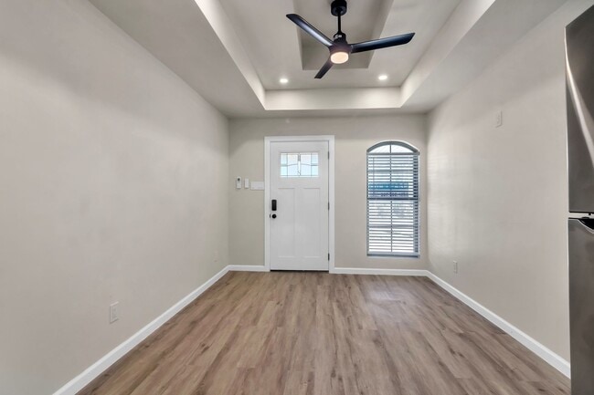 Building Photo - Newly Remodeled Units!