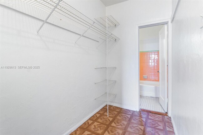 Building Photo - 835 Alton Rd