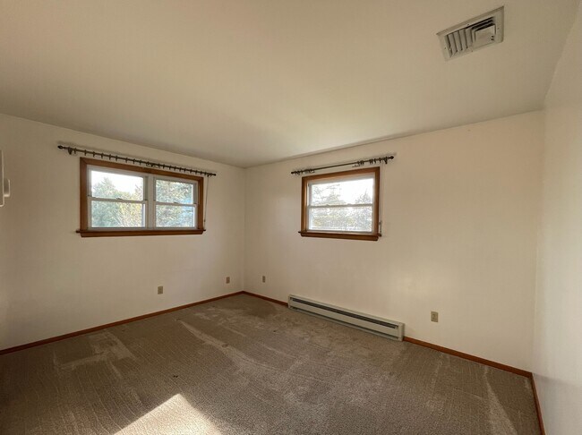 Building Photo - 4408 Circle Dr