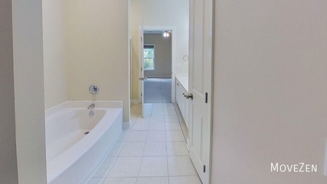 Building Photo - 307 Easterlin Way