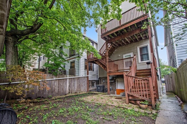 Building Photo - 2636 N Ashland Ave