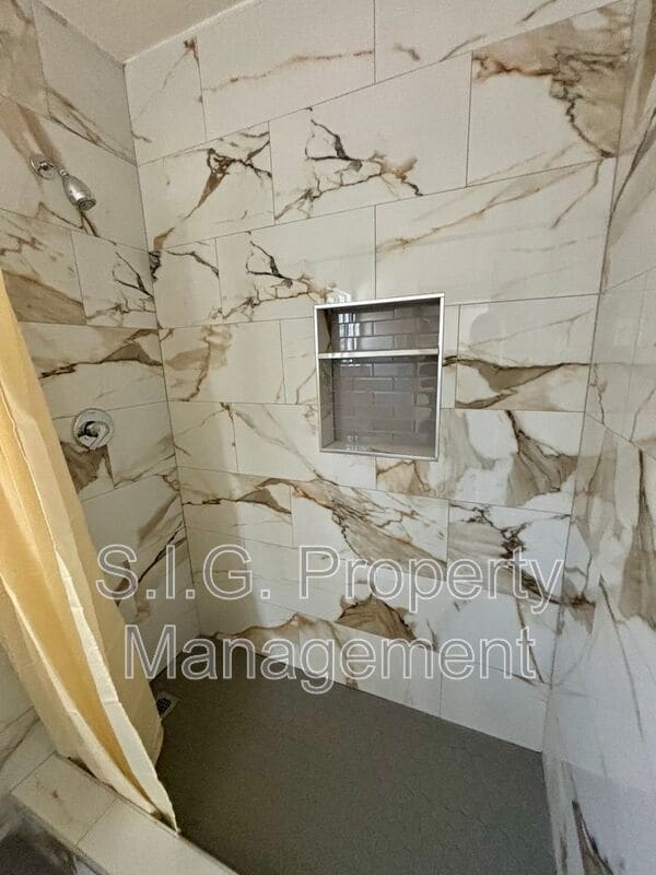 Building Photo - 3819 1/2 Verdugo Rd