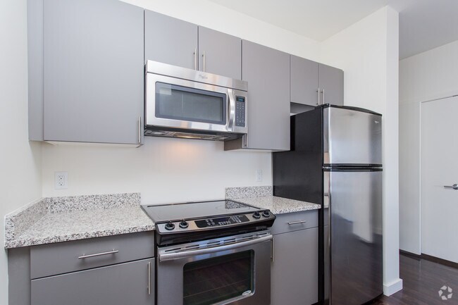Interior Photo - 625 McGrath