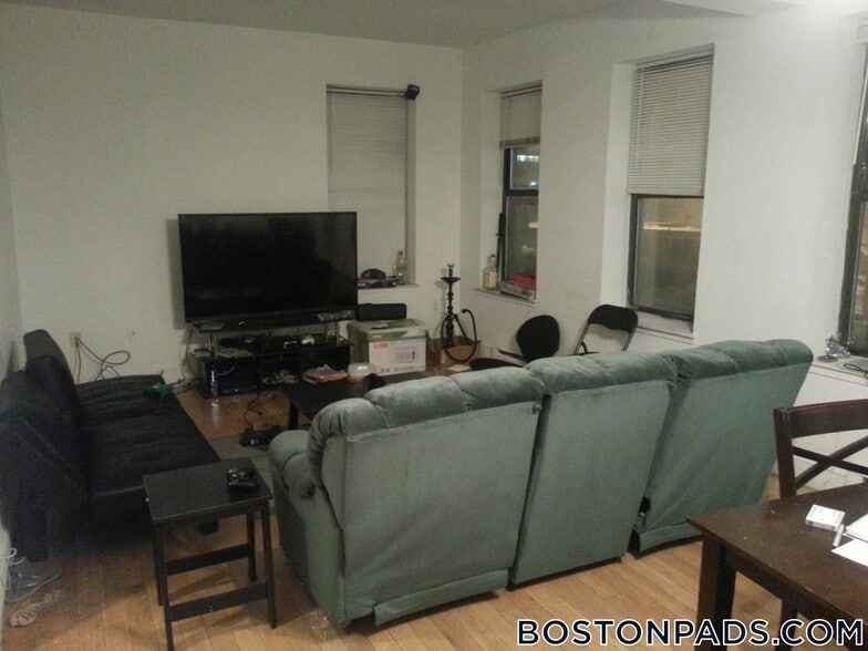 Building Photo - 776 Columbus Ave