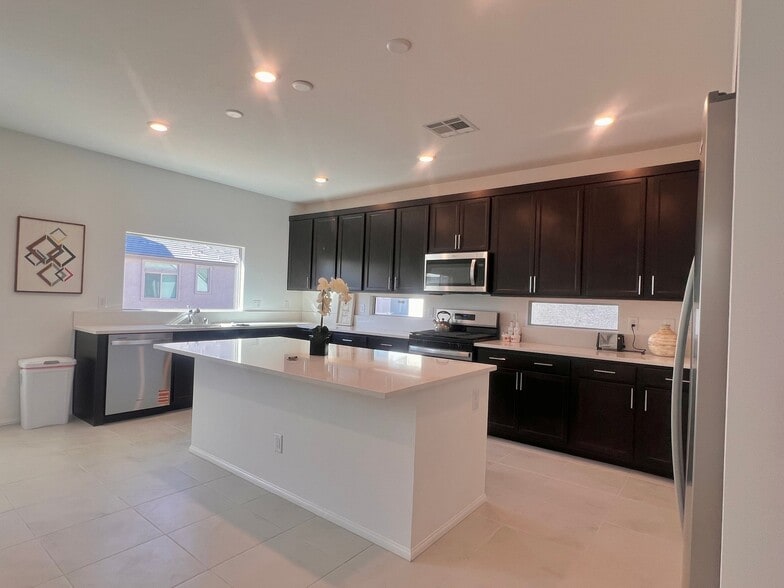 Building Photo - 10435 Arbor Ridge St