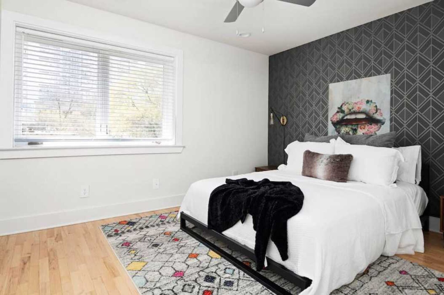 Building Photo - 1136 Crescent Ave NE