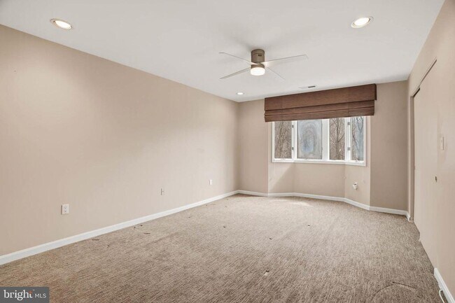 Building Photo - 6614 Corina Ct