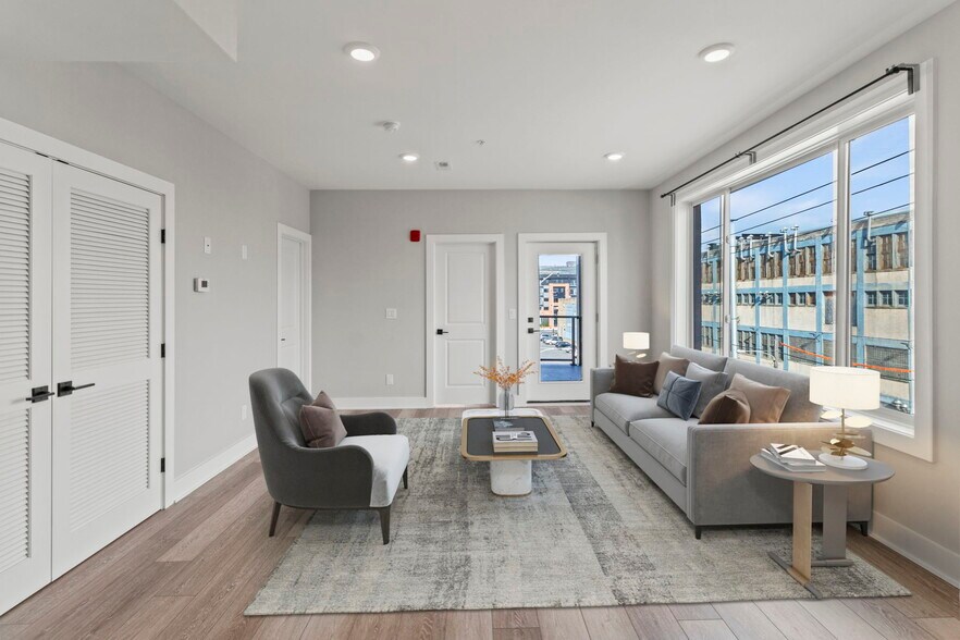 Building Photo - 2413 Frankford Ave