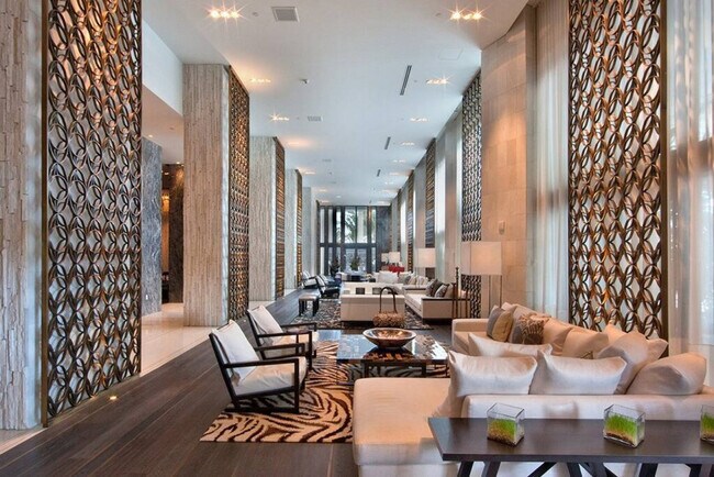 Building Photo - 2201 Collins Ave