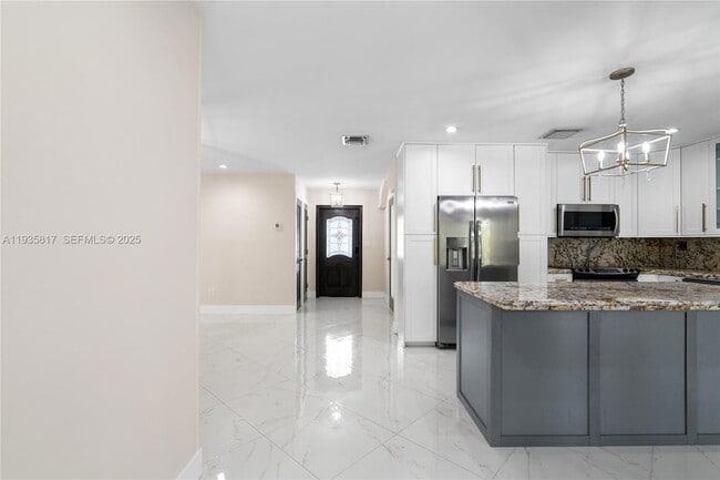 Building Photo - 13611 SW 77th St