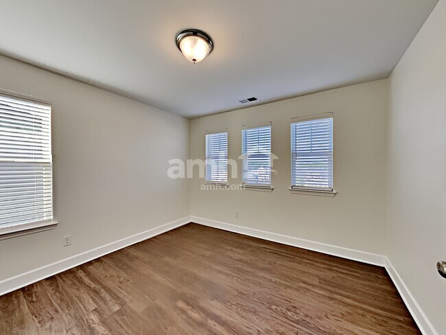 Building Photo - 4318 Spregan Way