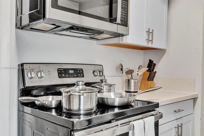 Building Photo - 10000 E Bay Harbor Dr