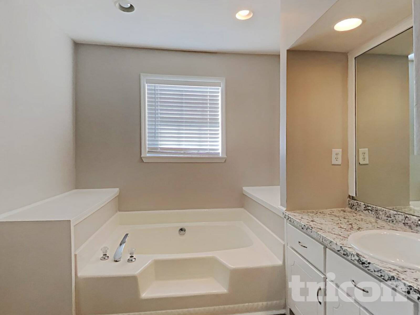 Building Photo - 11069 Hunters Ln