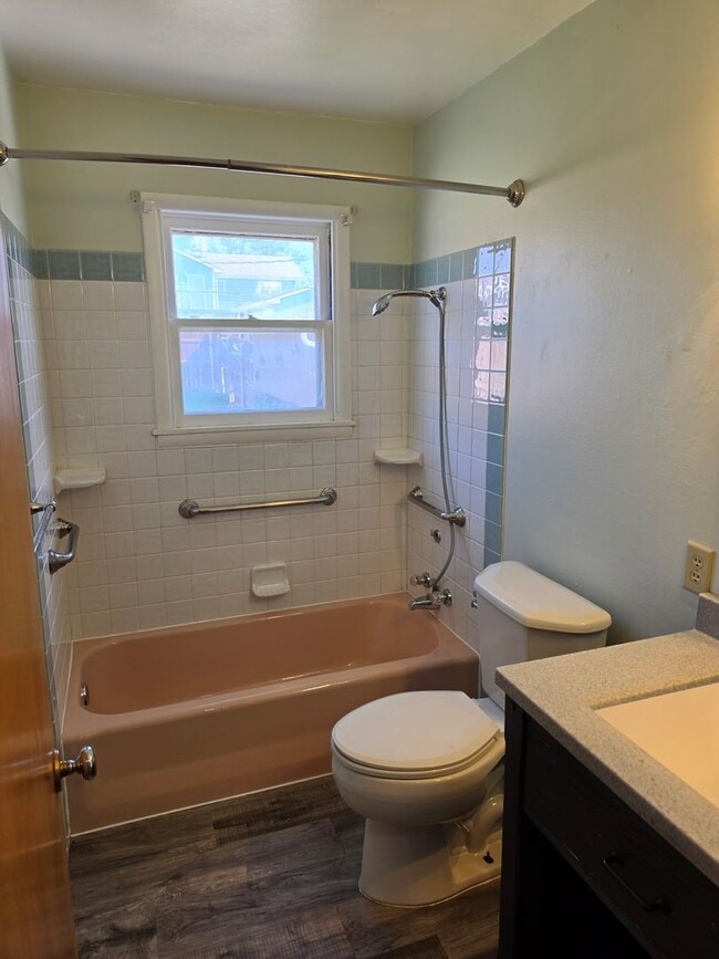 Building Photo - Centrally Located Three-Bedroom, Two-Bathroom House for Rent!