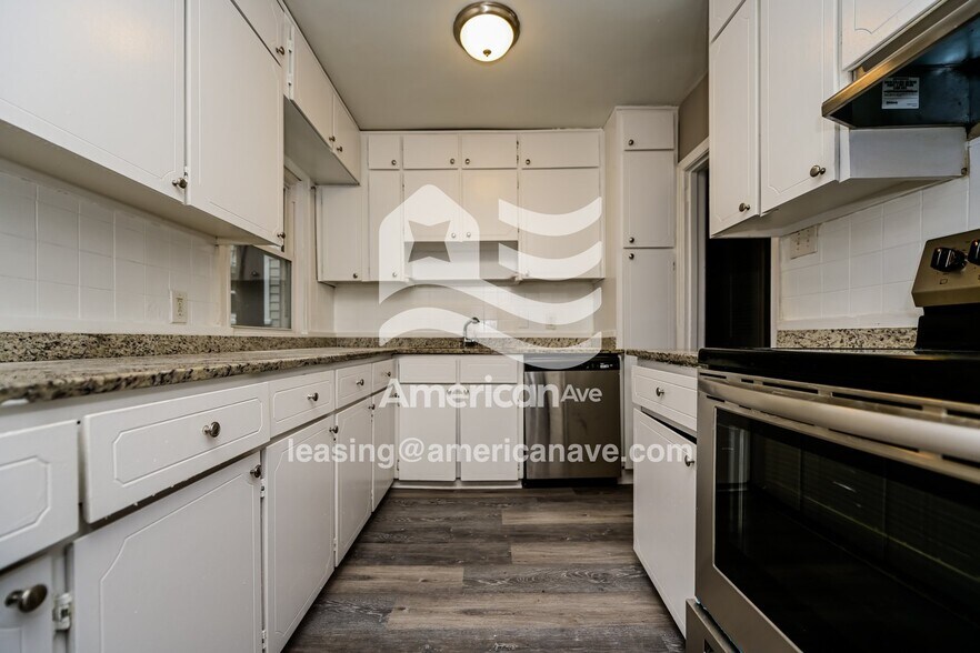 Building Photo - 415 Chamlee Dr