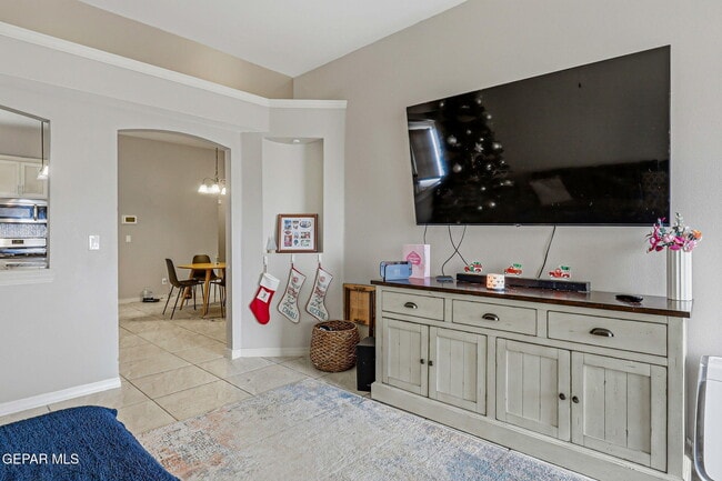 Building Photo - 3853 Loma Brisa Dr