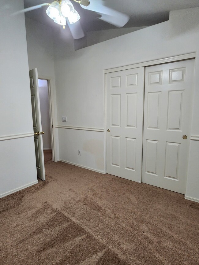 Building Photo - "For Rent! Charming 4-Bedroom with 2 Full ...