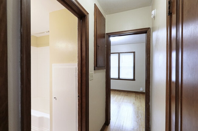 Building Photo - 1425 S 11th St