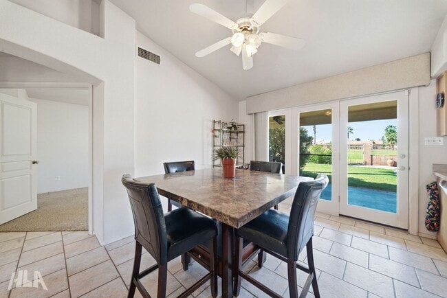 Building Photo - 10390 Fairway Dr