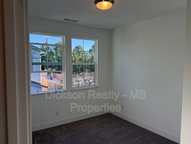 Building Photo - 496 Prosecco Wy