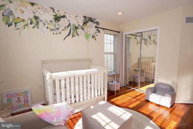 Building Photo - 201 White Pine Ct