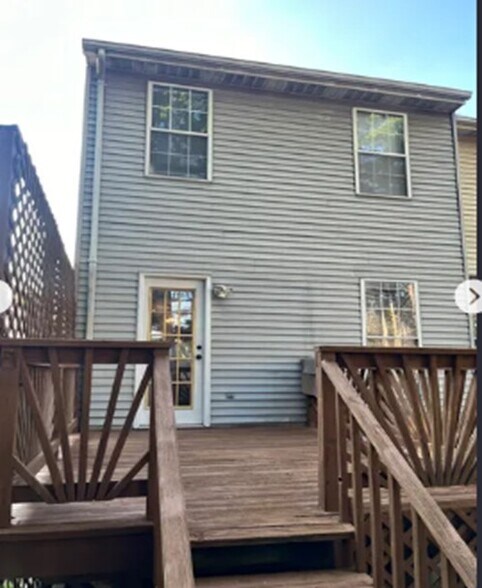Building Photo - 539 Park Manor Cir