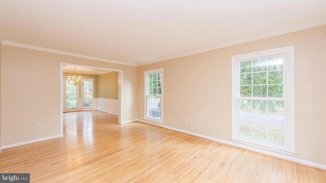 Building Photo - 3871 Woodville Ln