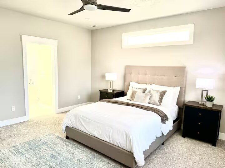 Building Photo - 12100 W Hollandale Dr