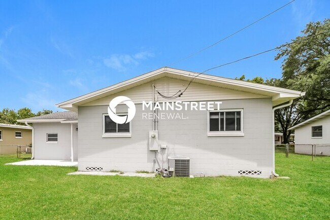 Building Photo - 3 Bedroom Pet-Friendly Home in Winter Park, FL with Main Street Renewal