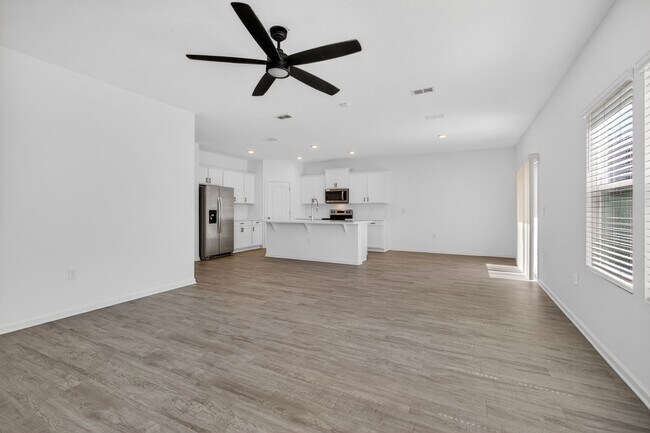 Building Photo - Welcome to your next home  in beautiful Green Cove Springs!