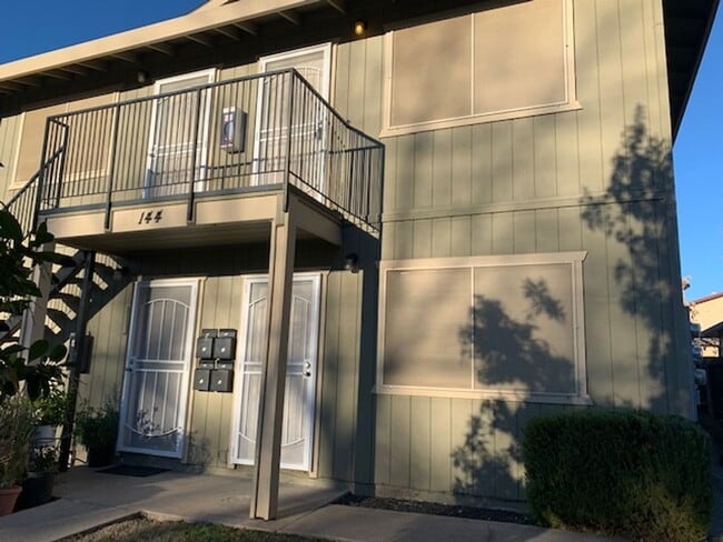 Building Photo - 144 Duranta St