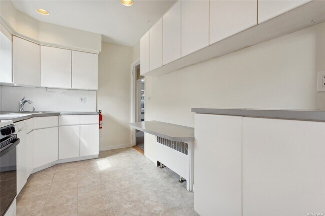 Building Photo - 349 E Market St