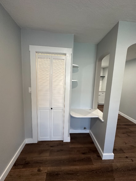 Building Photo - 2001 Biehn St