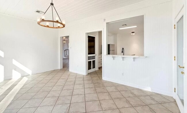 Building Photo - 506 Centex Sportsman Rd