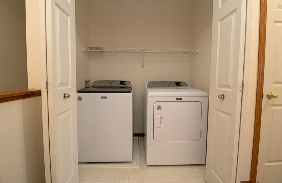 Building Photo - 8647 Quarry Ridge Ln