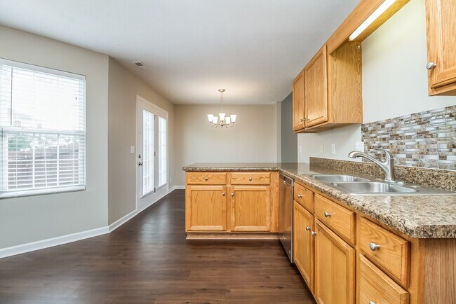 Building Photo - 1431 Westview Dr