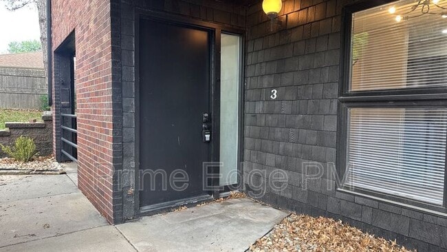 Building Photo - 1701 Ridgehaven Ct