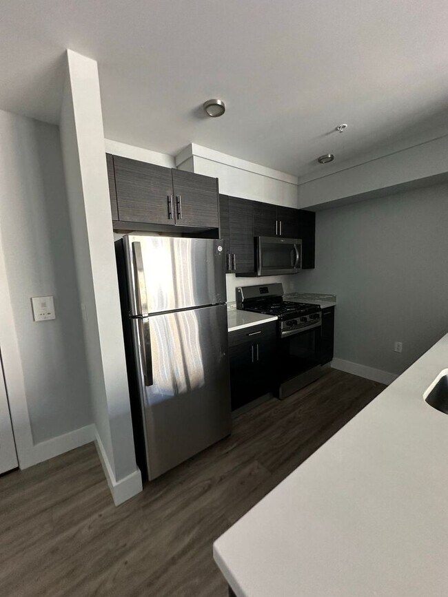 Interior Photo - Rebeka 5208