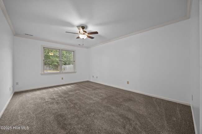 Building Photo - 406 Hampshire Pl