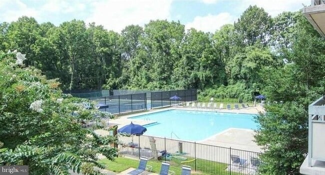 Building Photo - 9703 Whitley Park Pl