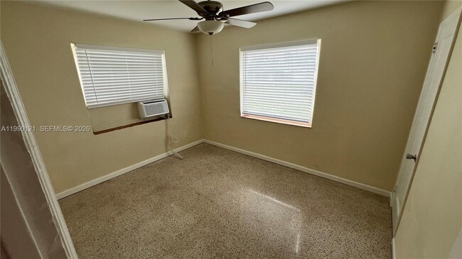 Building Photo - 1001 S 22nd Ct