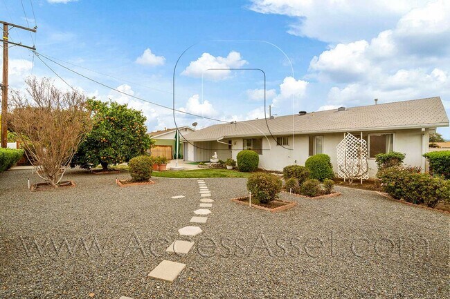 Building Photo - Gorgeous 3 Bed/2 Bath Home In Menifee Civic 55+ Community!