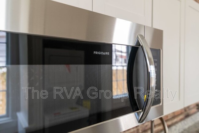 Building Photo - 609 N 27th St