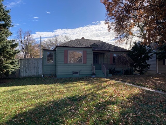 Primary Photo - 2203 W Division St