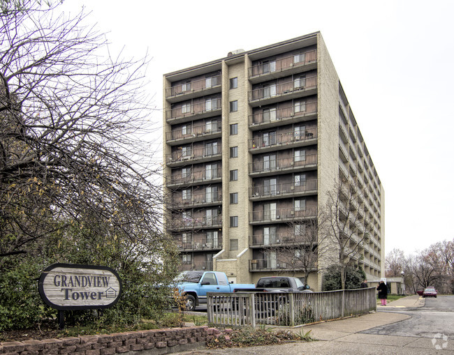 Primary Photo - Grandview Tower Apartments