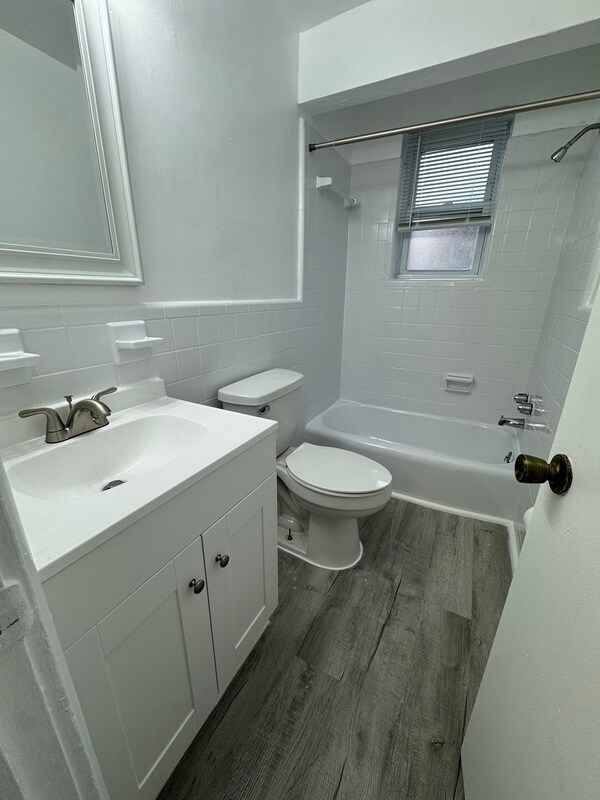 Building Photo - 3021 Park Ave
