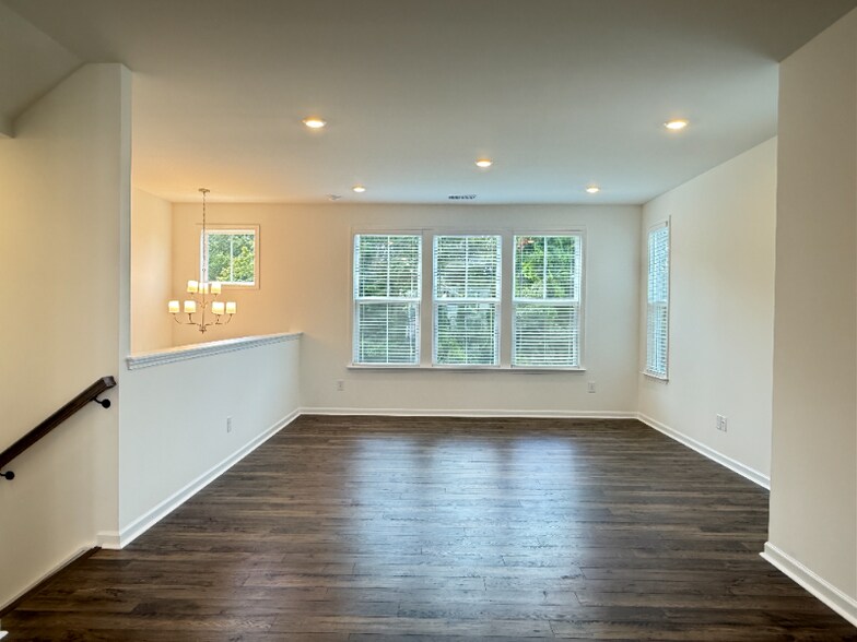 Building Photo - 5019 Westmead Ln