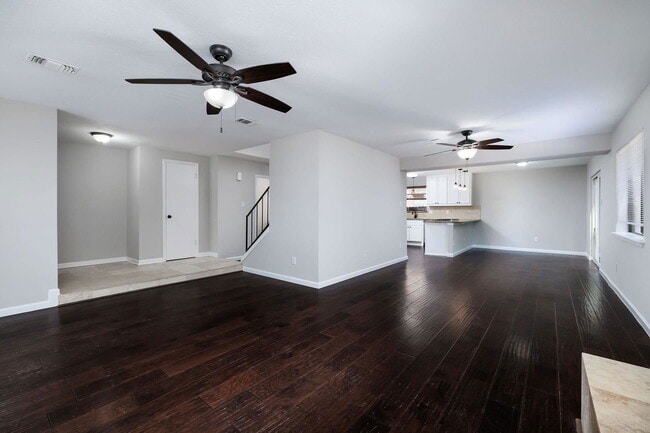 Building Photo - 1 Ground Brier Ct